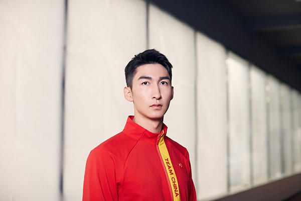 隔壁小伙子